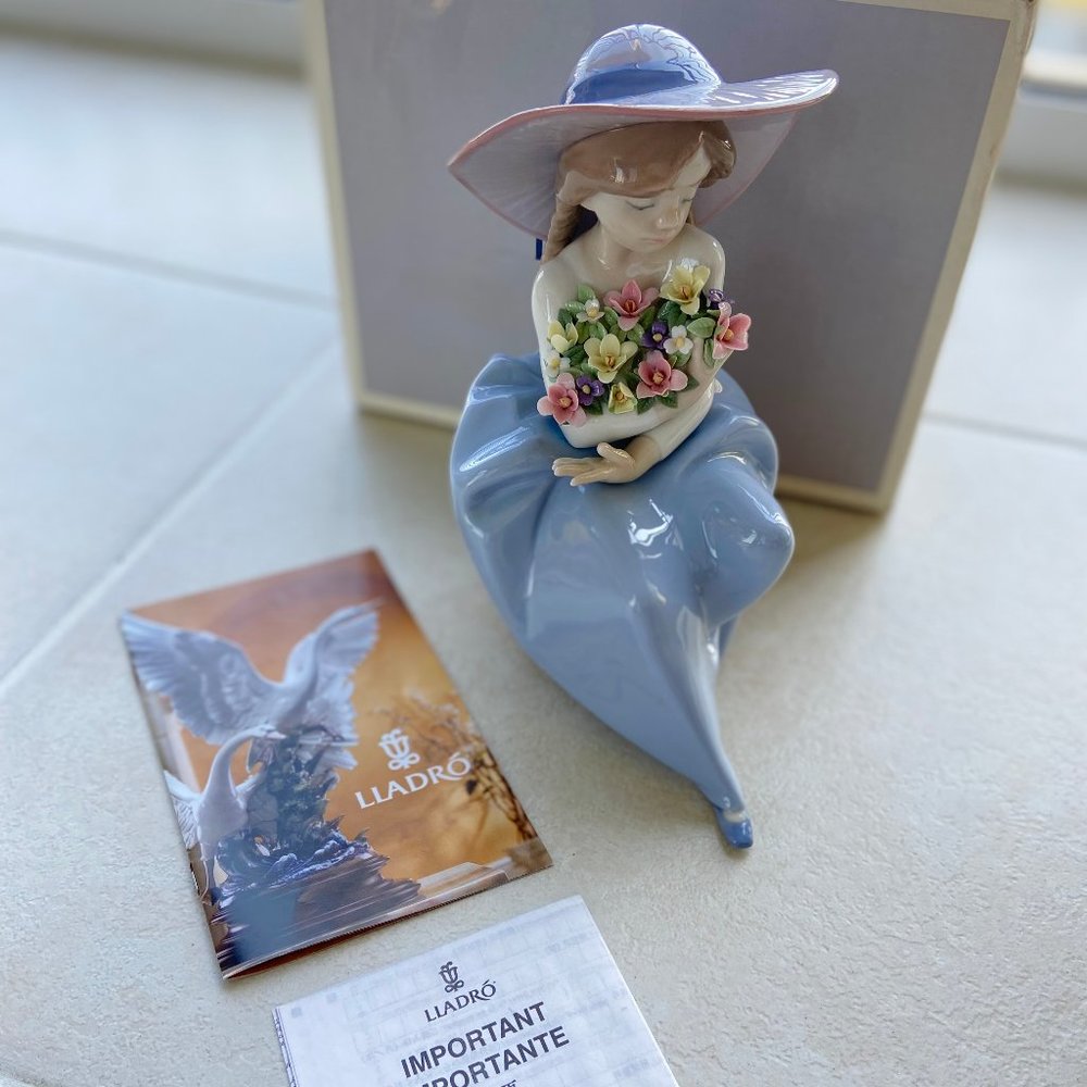 Lladro Fragrant Bouquet Girl Figurine